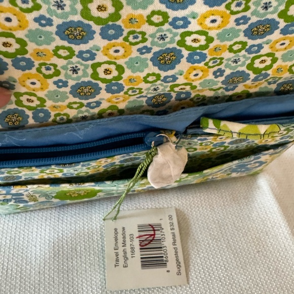 NWT Vera Bradley English Meadow (Retired) Travel Envelope, Floral Pattern - Picture 8 of 11